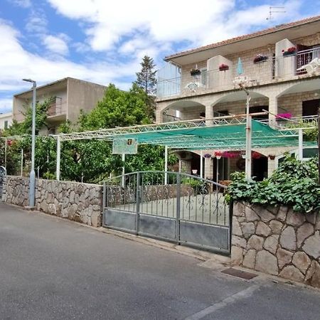 סטארי גראד Apartments 1000 Flowers מראה חיצוני תמונה