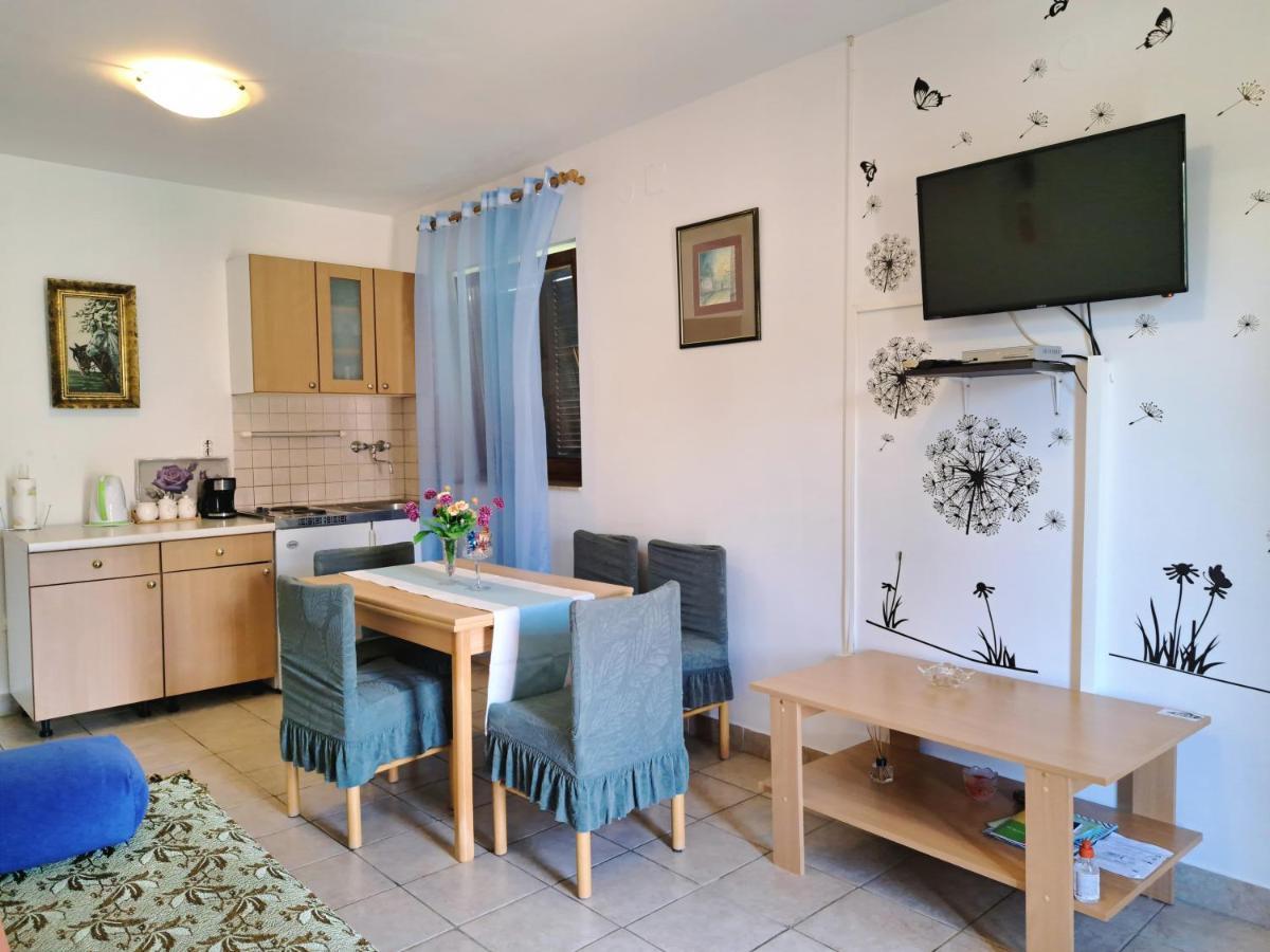 סטארי גראד Apartments 1000 Flowers מראה חיצוני תמונה