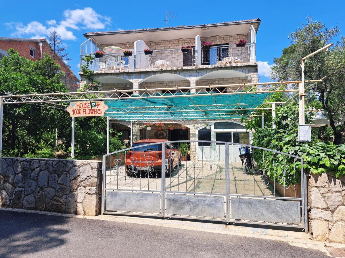 סטארי גראד Apartments 1000 Flowers מראה חיצוני תמונה