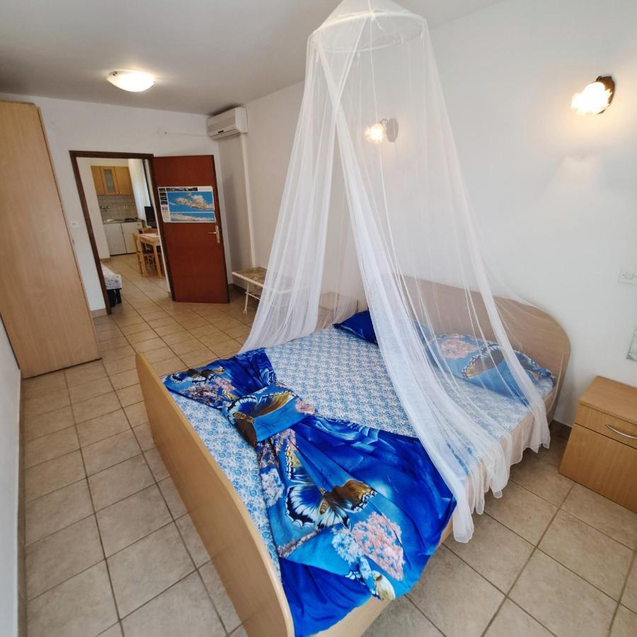 סטארי גראד Apartments 1000 Flowers מראה חיצוני תמונה