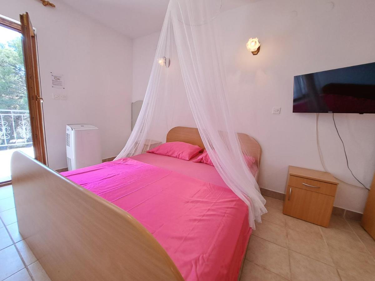 סטארי גראד Apartments 1000 Flowers מראה חיצוני תמונה