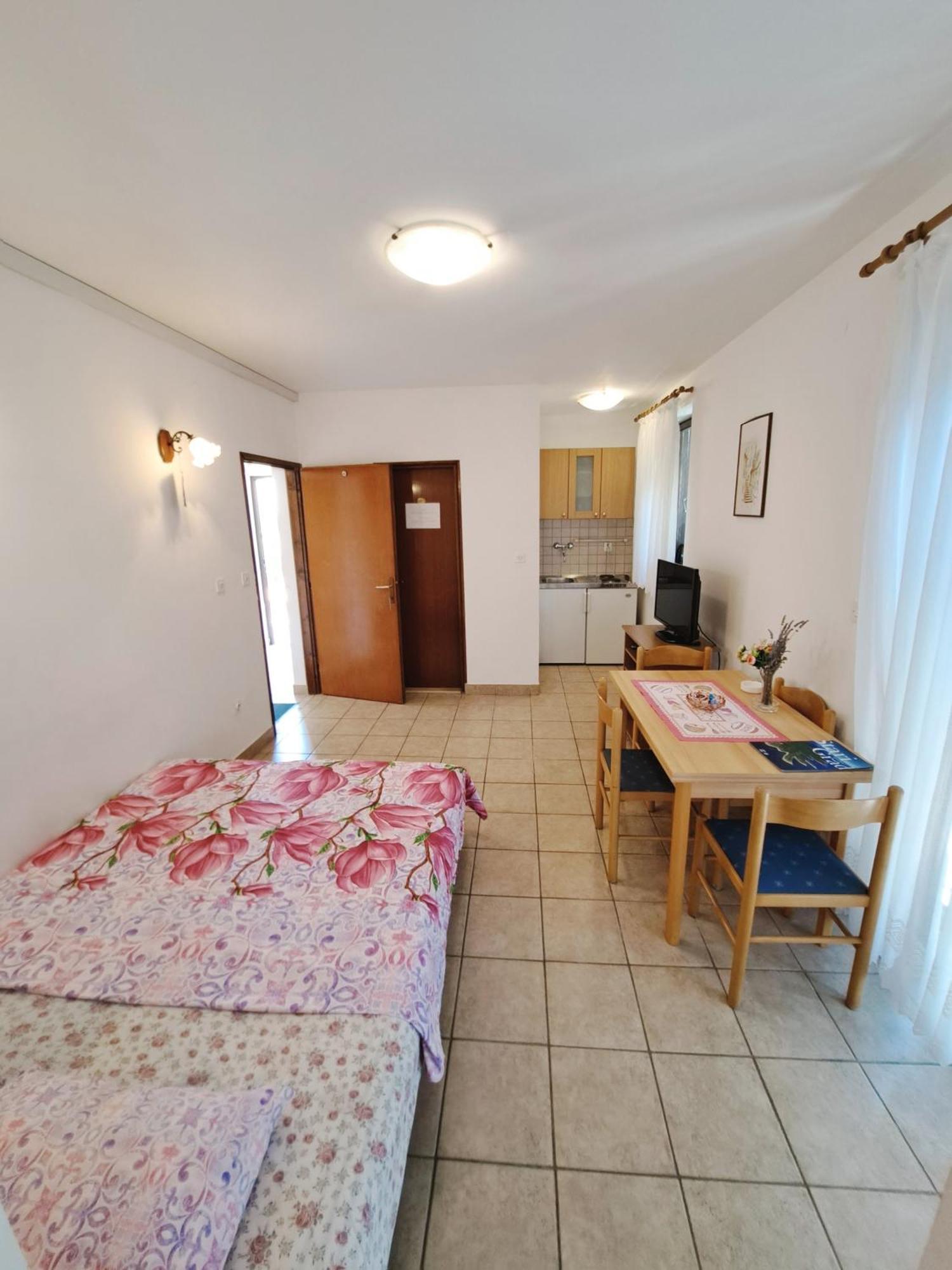 סטארי גראד Apartments 1000 Flowers חדר תמונה