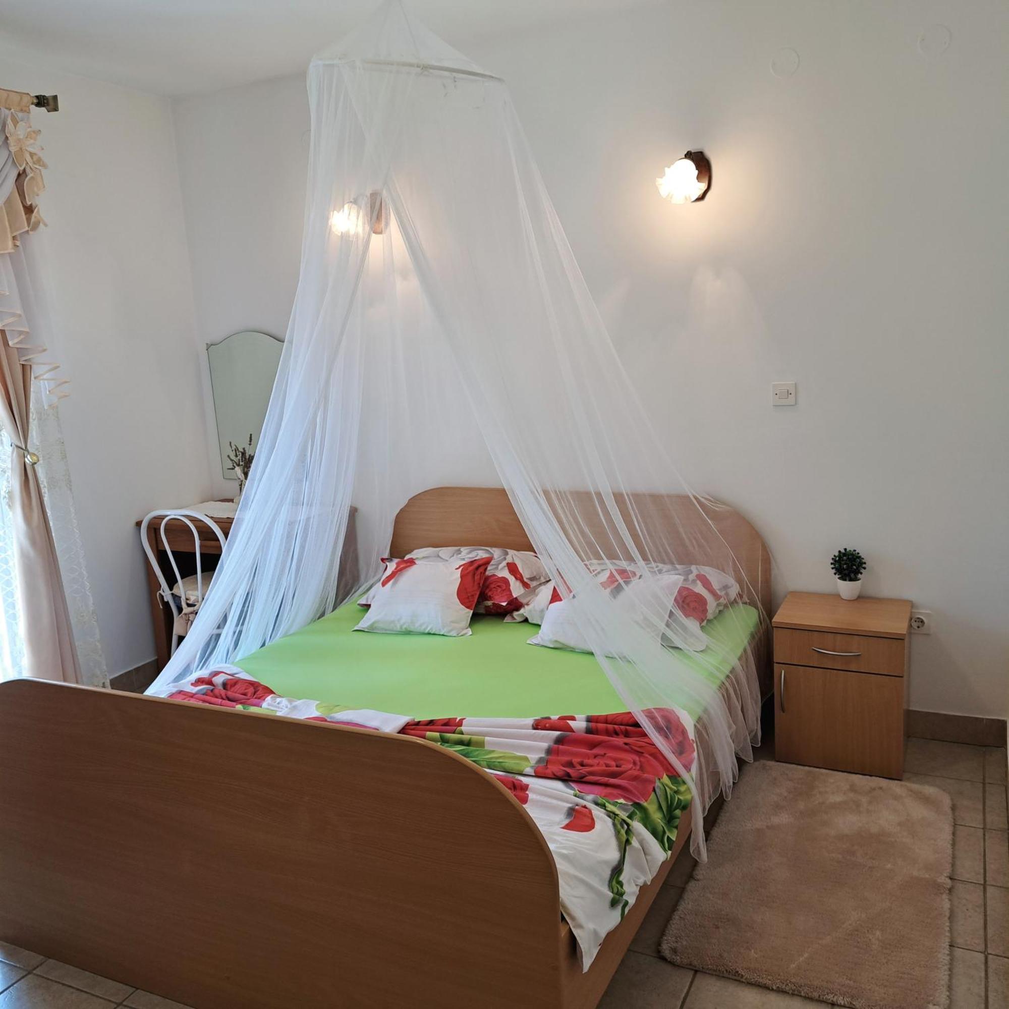 סטארי גראד Apartments 1000 Flowers חדר תמונה