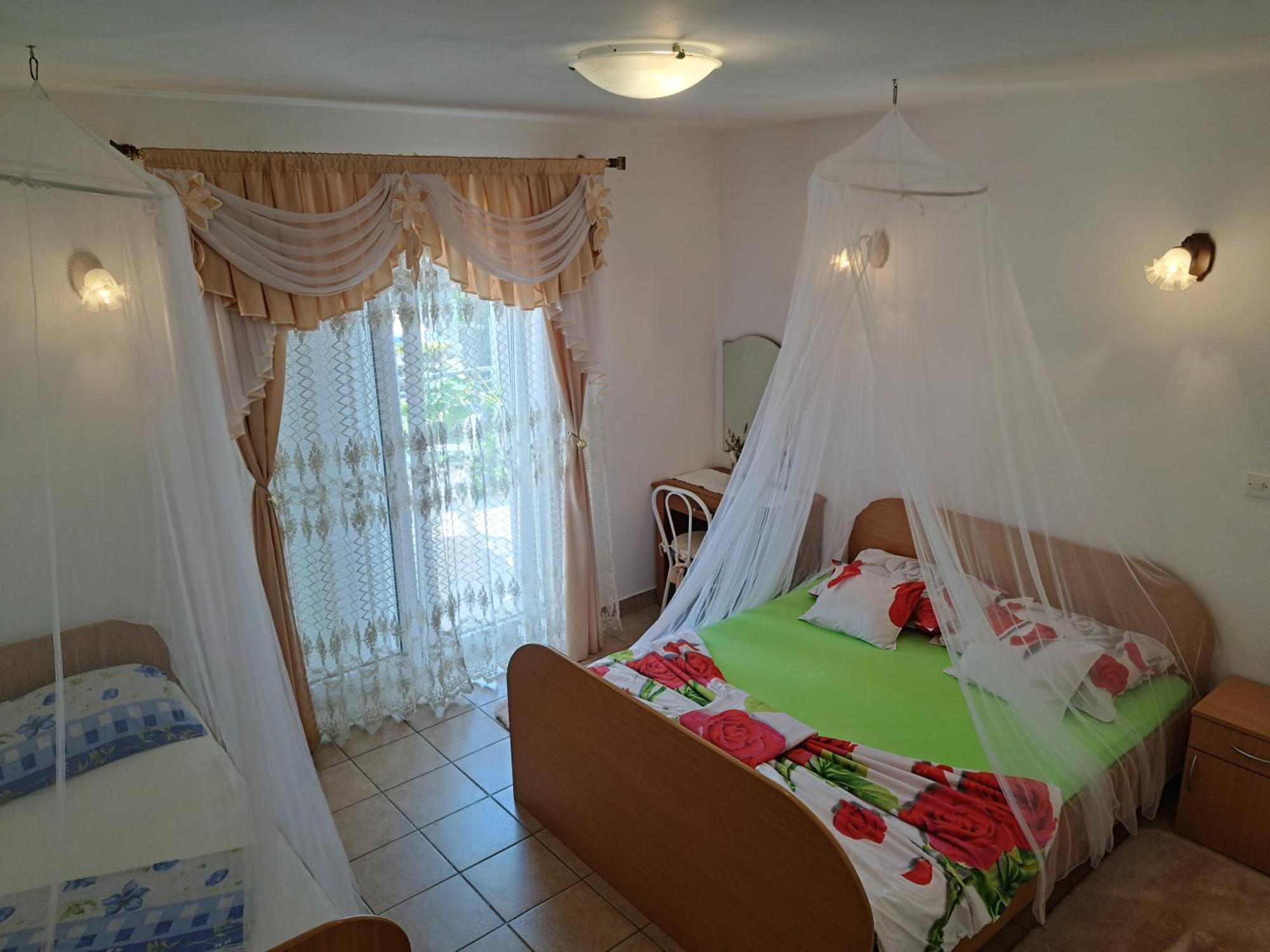 סטארי גראד Apartments 1000 Flowers חדר תמונה