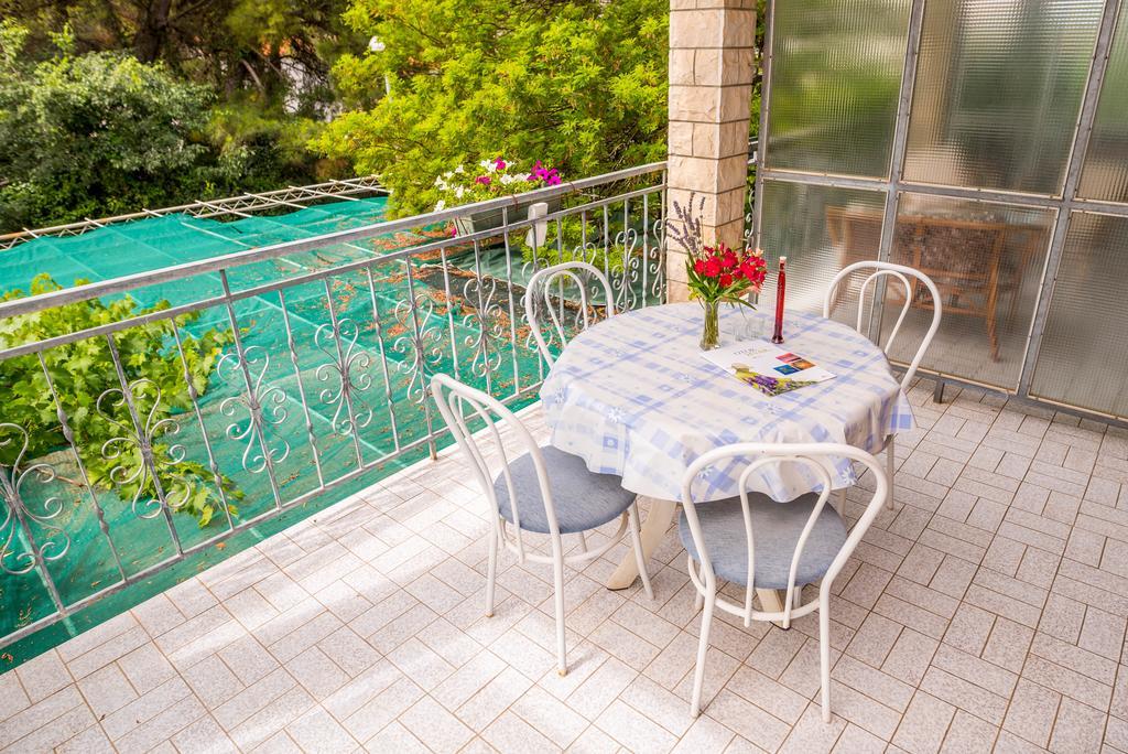 סטארי גראד Apartments 1000 Flowers מראה חיצוני תמונה